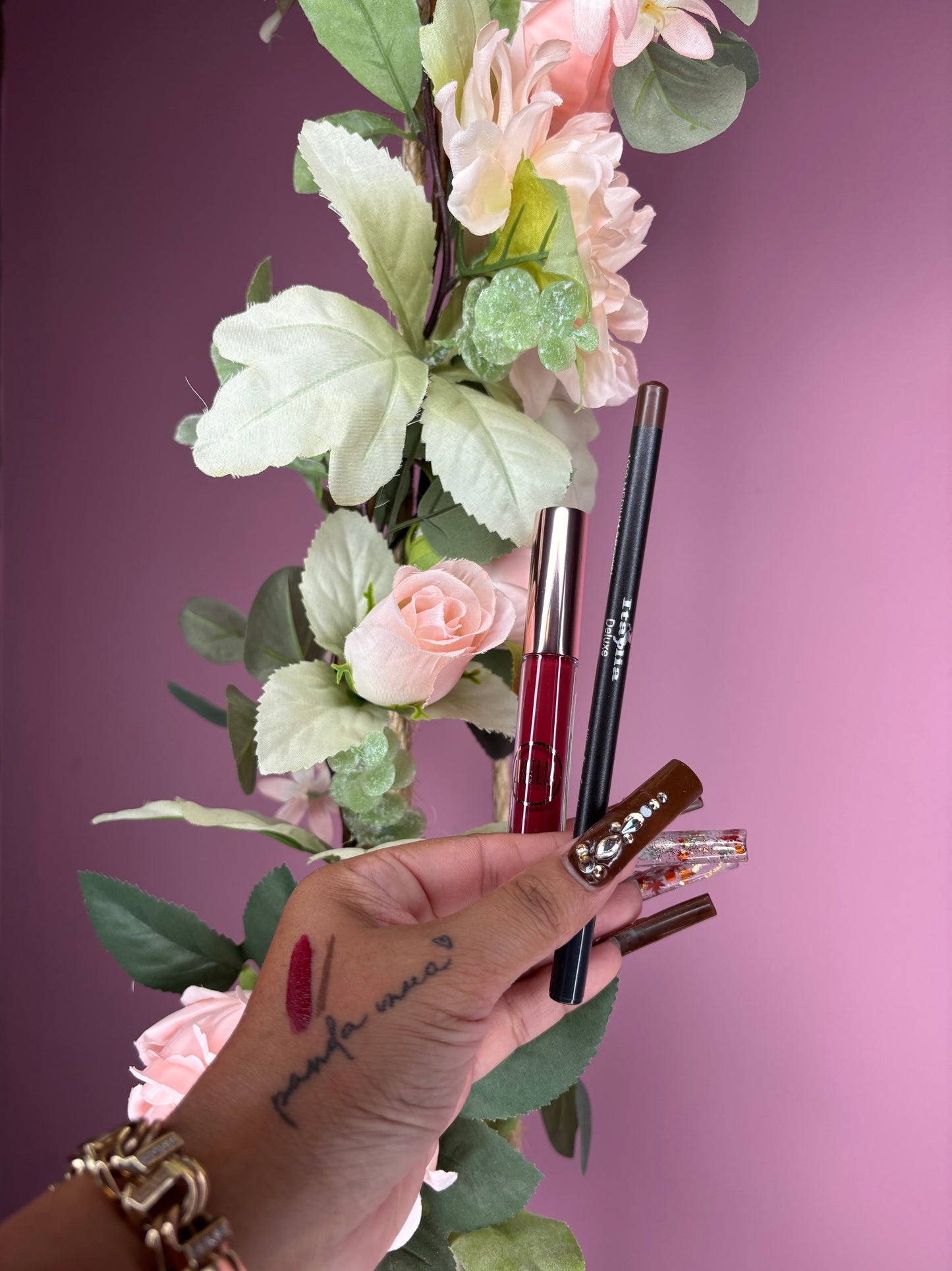 Dúo mate rojo y lápiz café